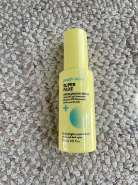 peach slices Super Fade Discoloration Serum - Yellow Bottle